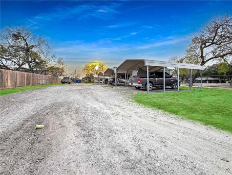 1870 King David Three Rivers TX 78071
