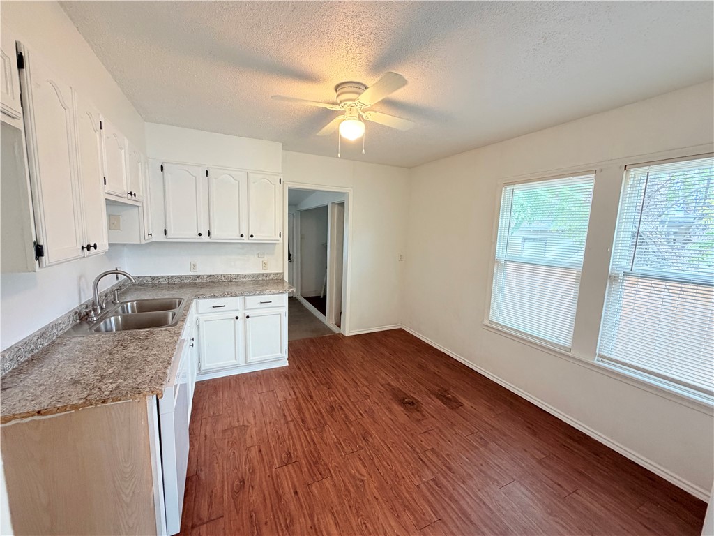 4305 Willow Street Corpus Christi TX 78411