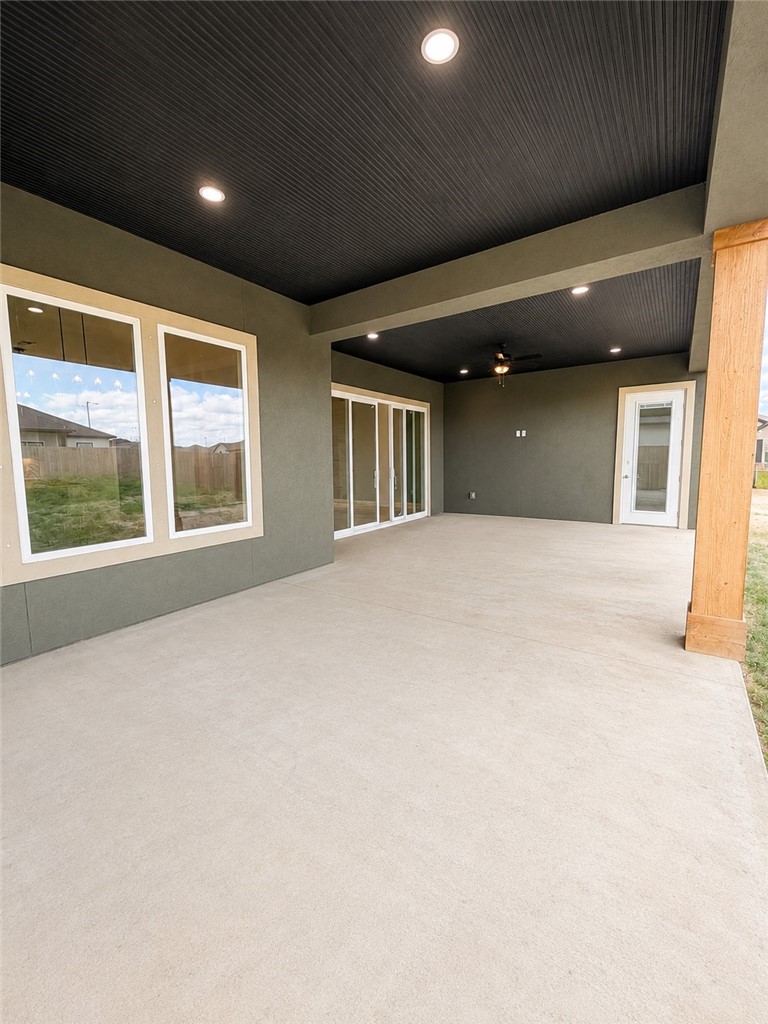 1401 Lois Chesney Corpus Christi TX 78415