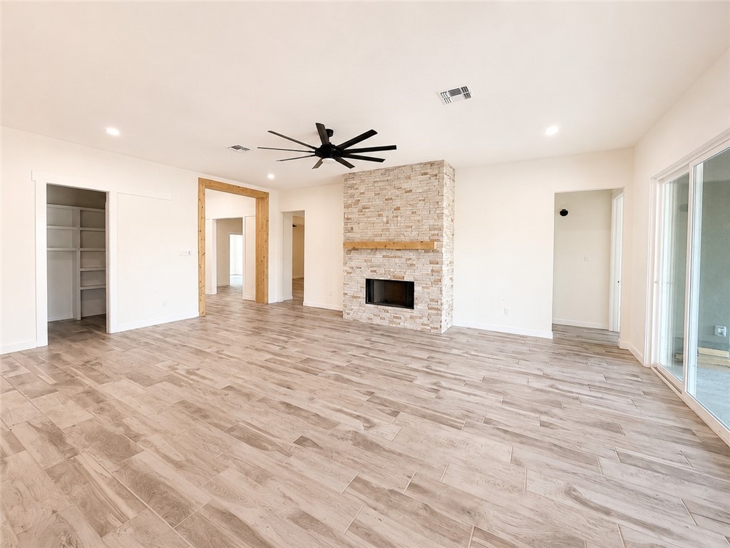 1401 Lois Chesney Corpus Christi TX 78415