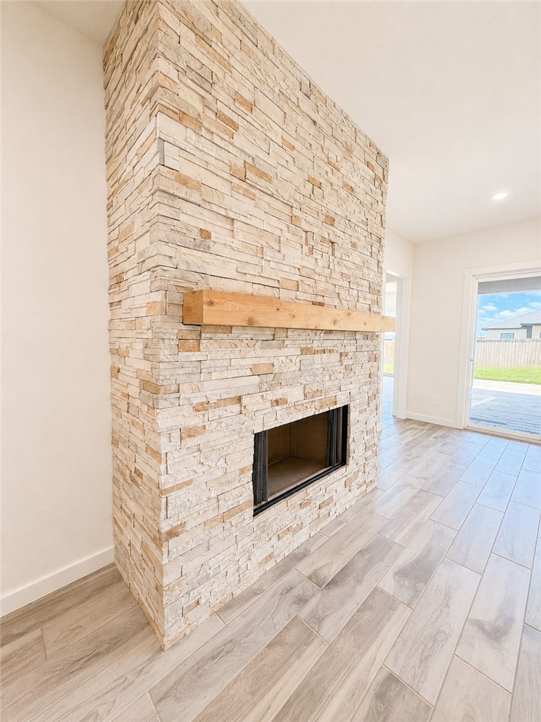 1401 Lois Chesney Corpus Christi TX 78415