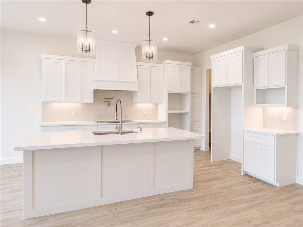 1401 Lois Chesney Corpus Christi TX 78415