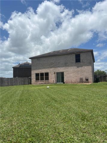 2109 Brook Lane Kingsville TX 78363