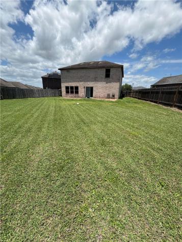 2109 Brook Lane Kingsville TX 78363