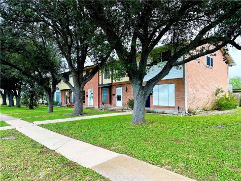 209 W Ailsie Avenue Kingsville TX 78363