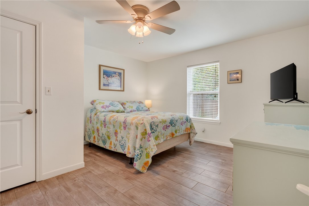 1902 Glass Avenue Rockport TX 78382