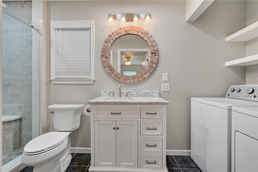 1902 Glass Avenue Rockport TX 78382