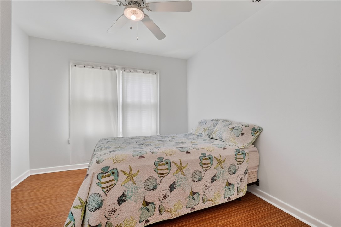 1902 Glass Avenue Rockport TX 78382