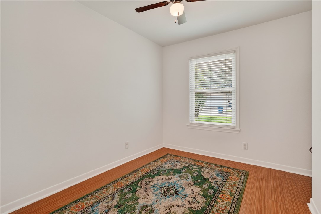 1902 Glass Avenue Rockport TX 78382