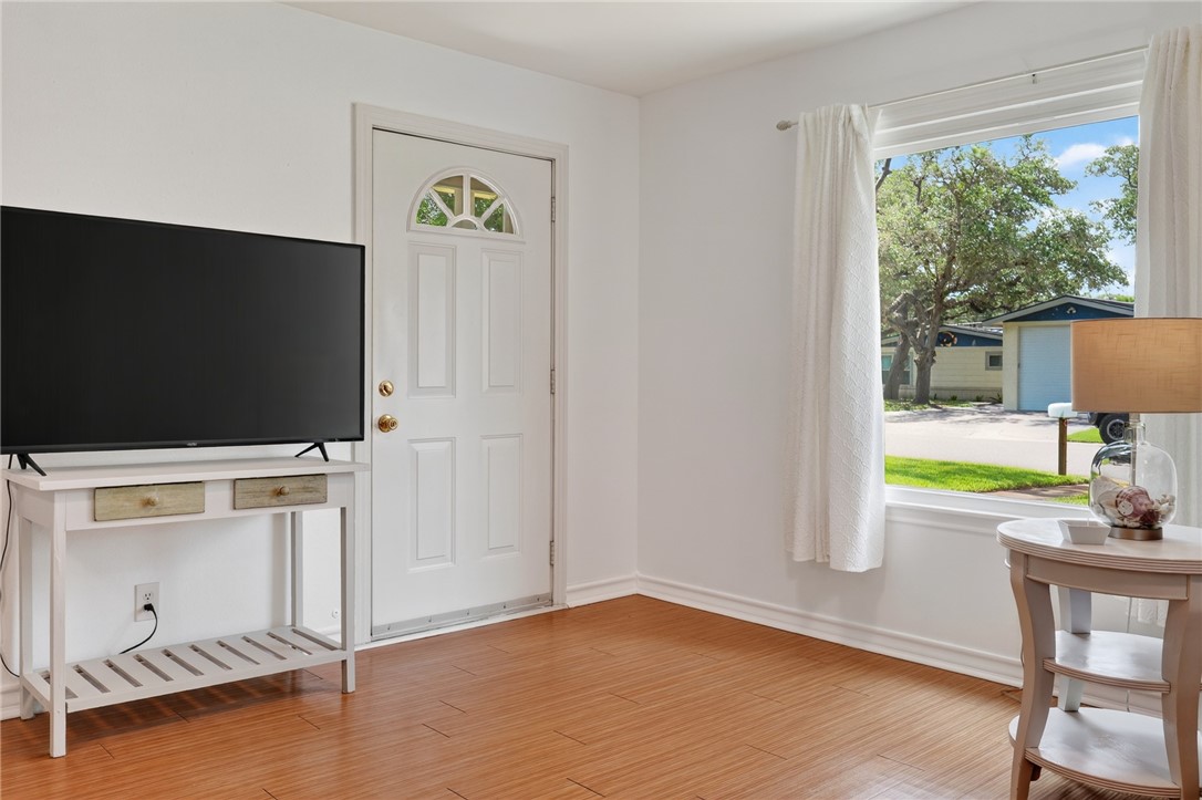 1902 Glass Avenue Rockport TX 78382