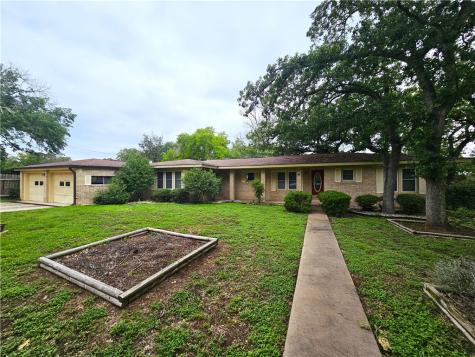 98 Shady Lane Gonzales TX 78629
