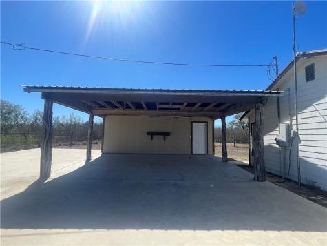 7879 Chestnut Road Beeville TX 78102