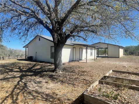 7879 Chestnut Road Beeville TX 78102