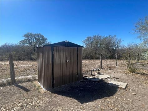 7879 Chestnut Road Beeville TX 78102