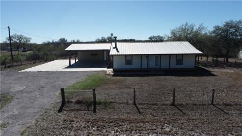 7879 Chestnut Road Beeville TX 78102