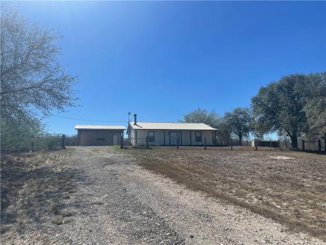 7879 Chestnut Road Beeville TX 78102