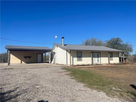 7879 Chestnut Road Beeville TX 78102