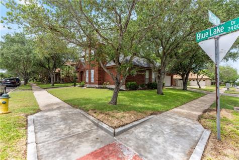 7401 Blue Lake Drive Corpus Christi TX 78413