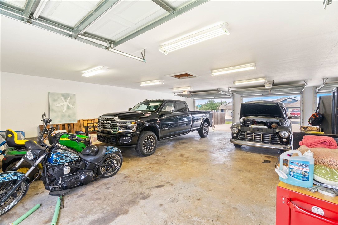 1533 Oak Hill Drive Corpus Christi TX 78418