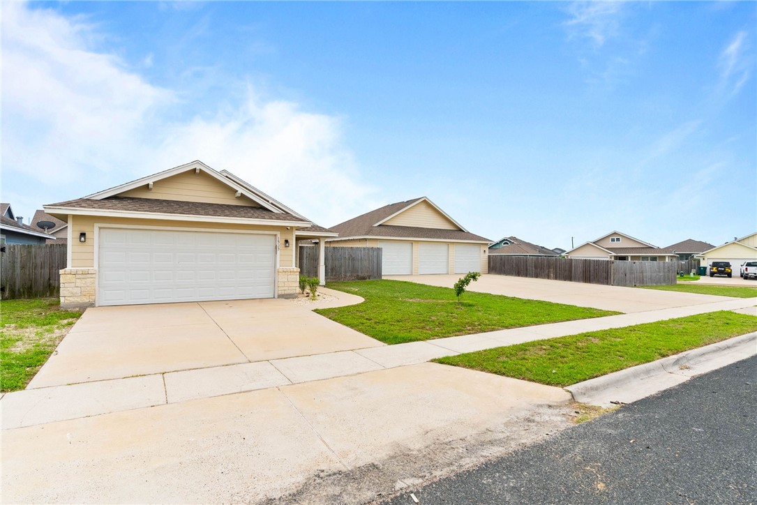 1533 Oak Hill Drive Corpus Christi TX 78418