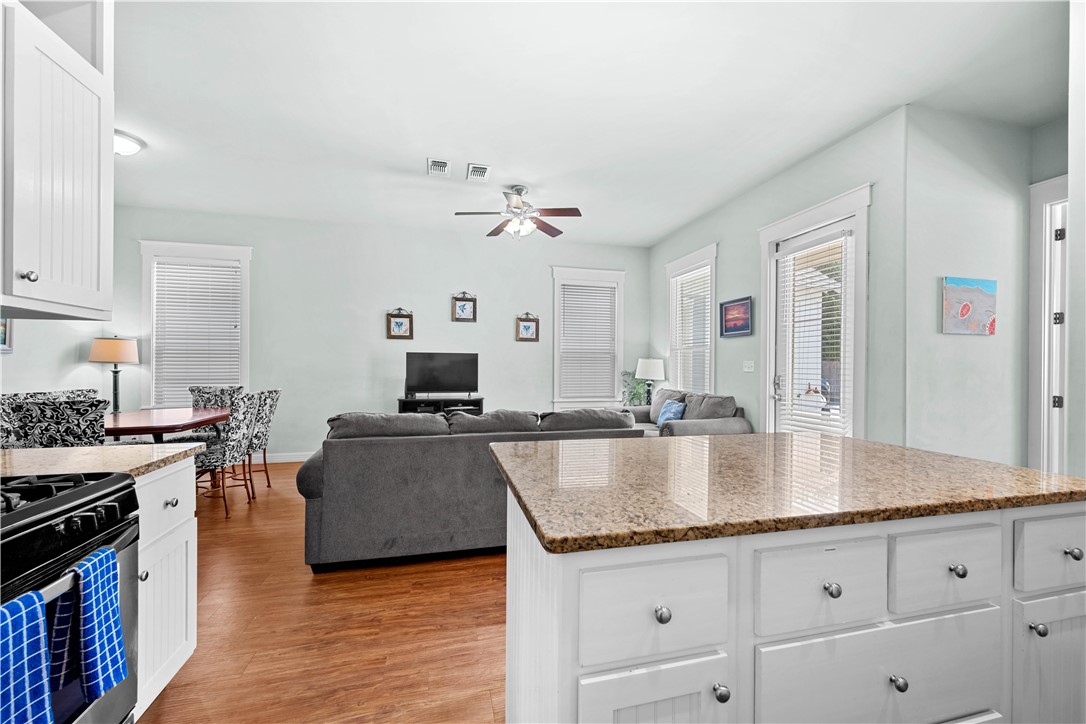 311 Sailhouse Way Rockport TX 78382