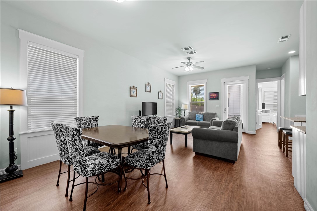 311 Sailhouse Way Rockport TX 78382