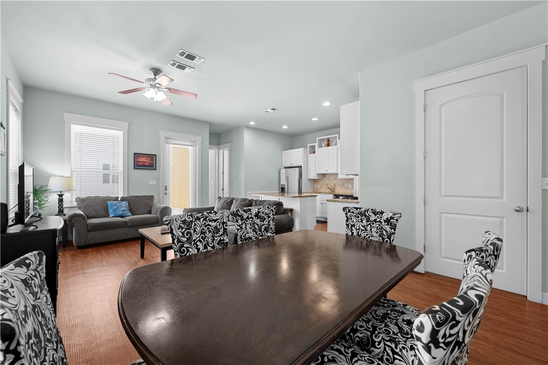 311 Sailhouse Way Rockport TX 78382