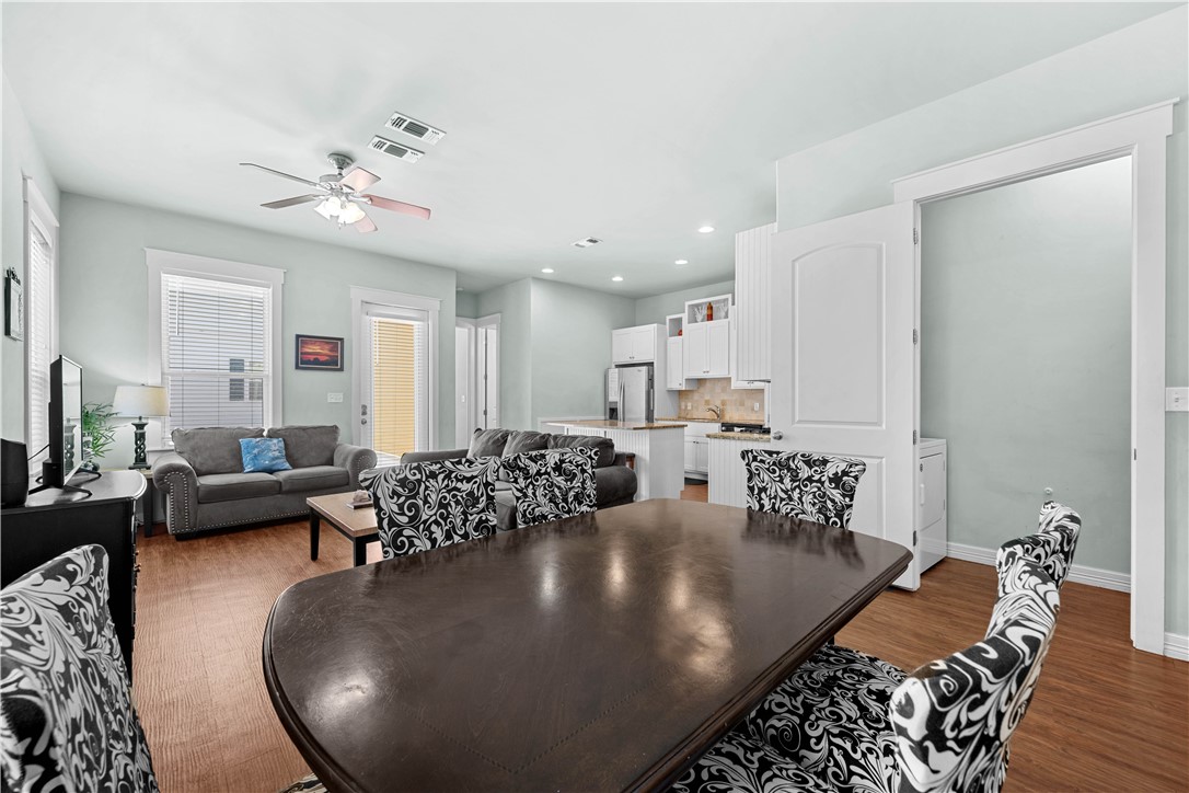 311 Sailhouse Way Rockport TX 78382