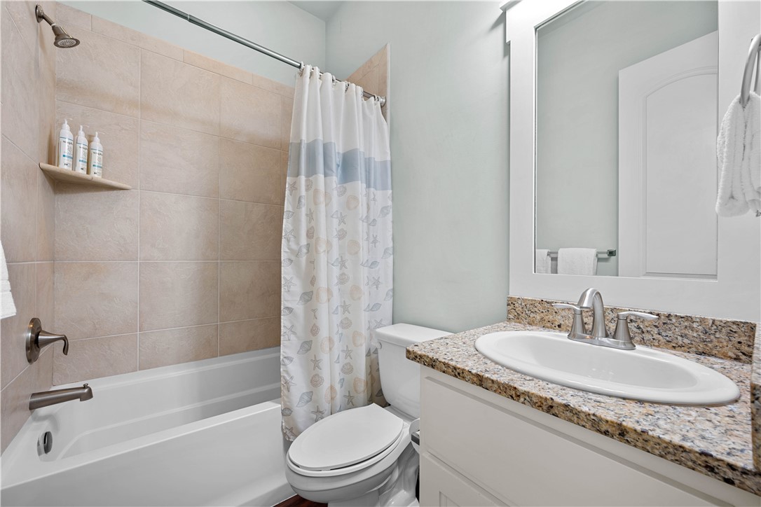 311 Sailhouse Way Rockport TX 78382