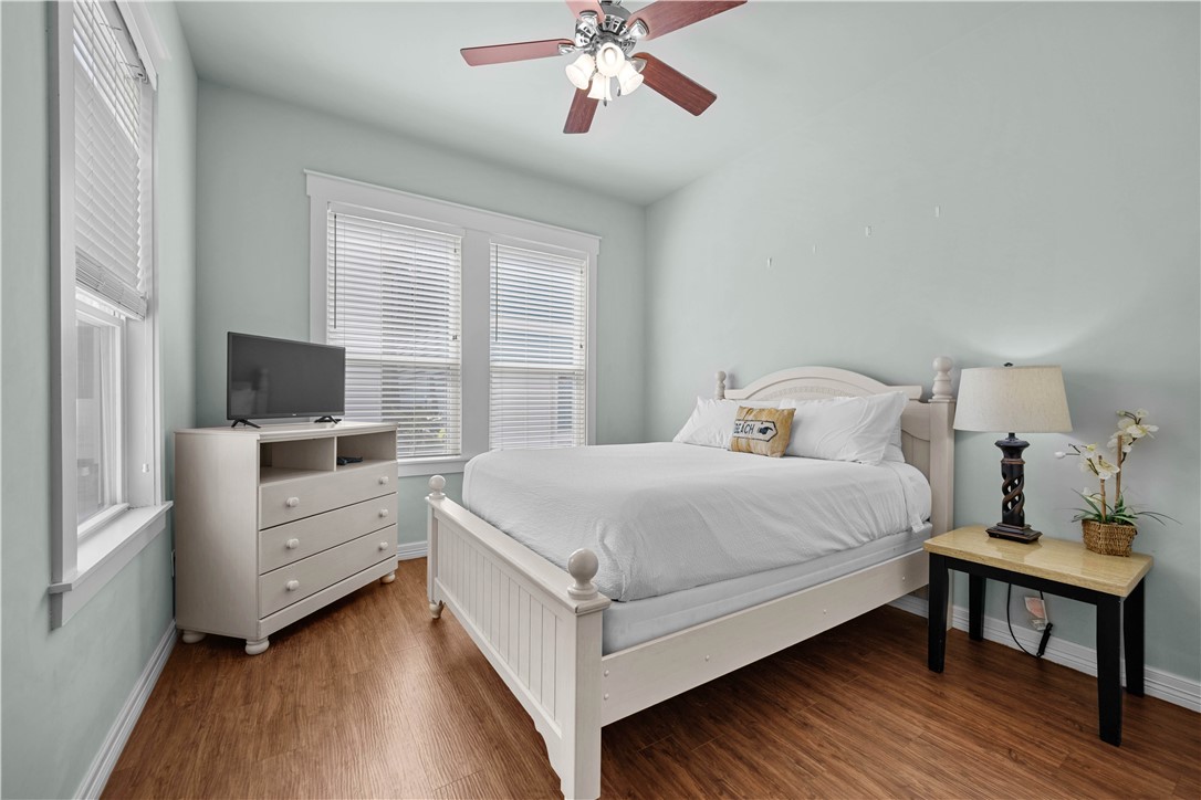 311 Sailhouse Way Rockport TX 78382