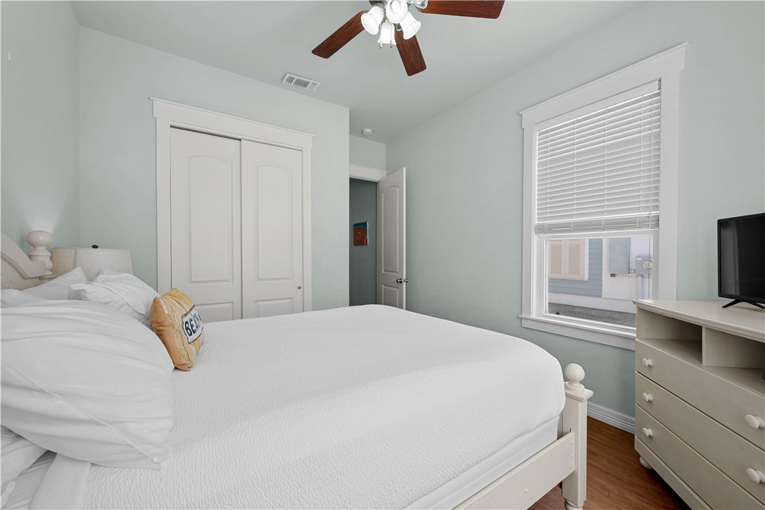 311 Sailhouse Way Rockport TX 78382