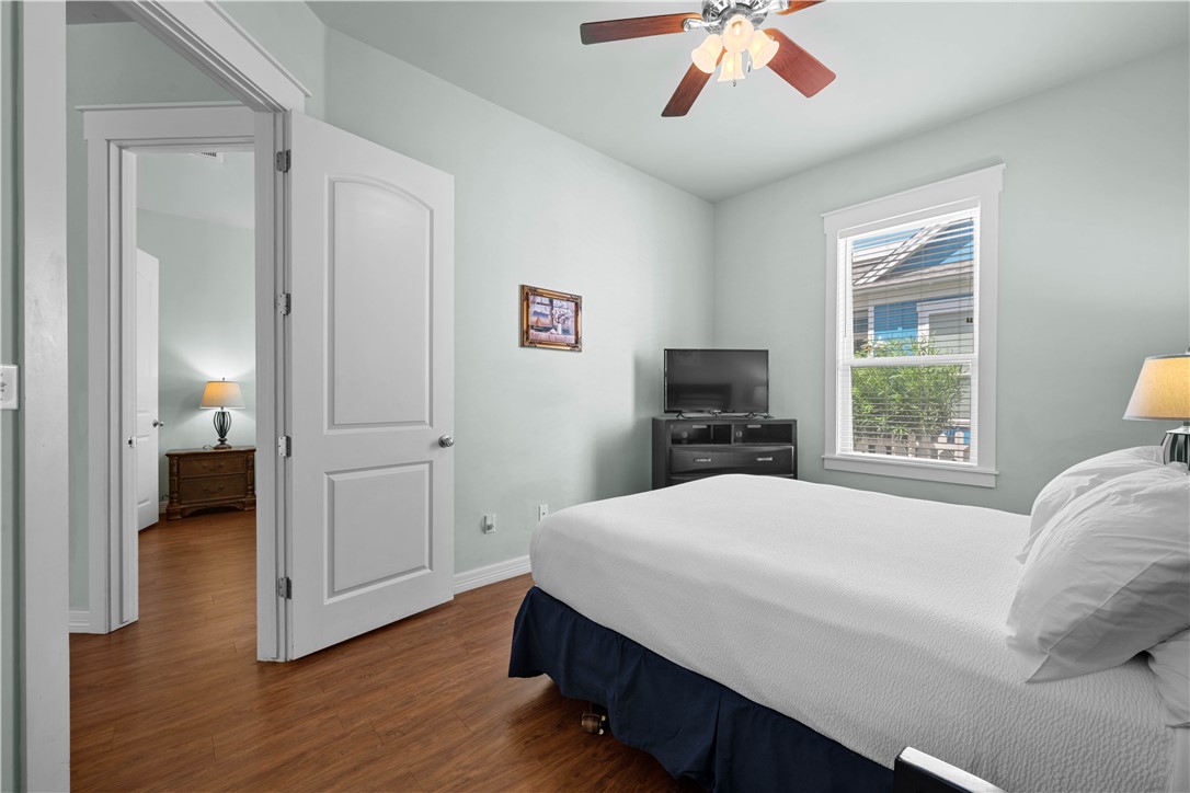 311 Sailhouse Way Rockport TX 78382