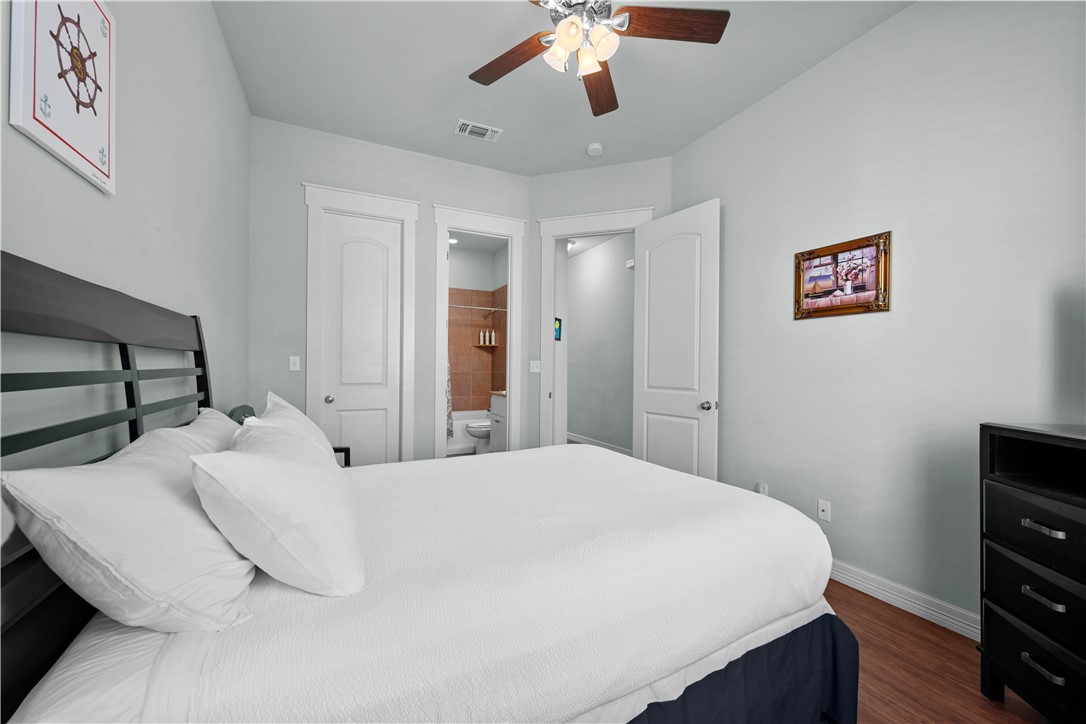 311 Sailhouse Way Rockport TX 78382