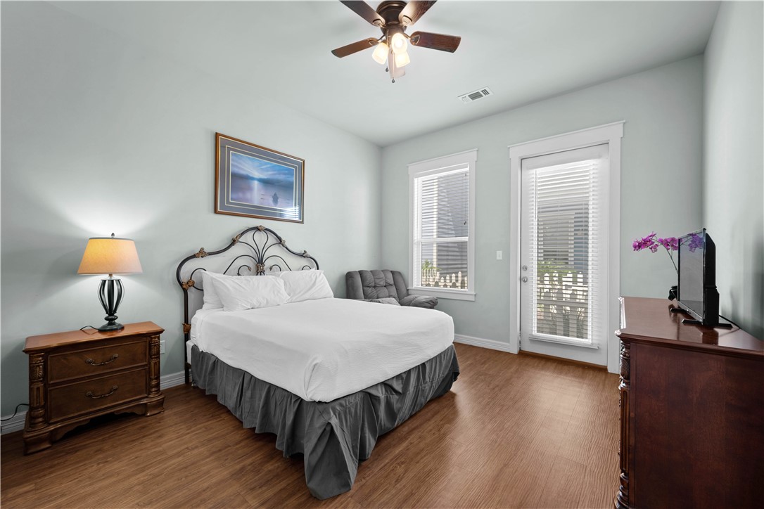 311 Sailhouse Way Rockport TX 78382