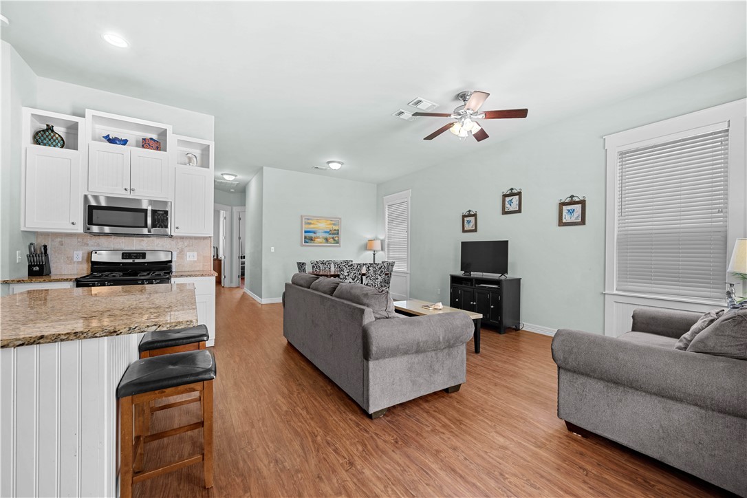311 Sailhouse Way Rockport TX 78382