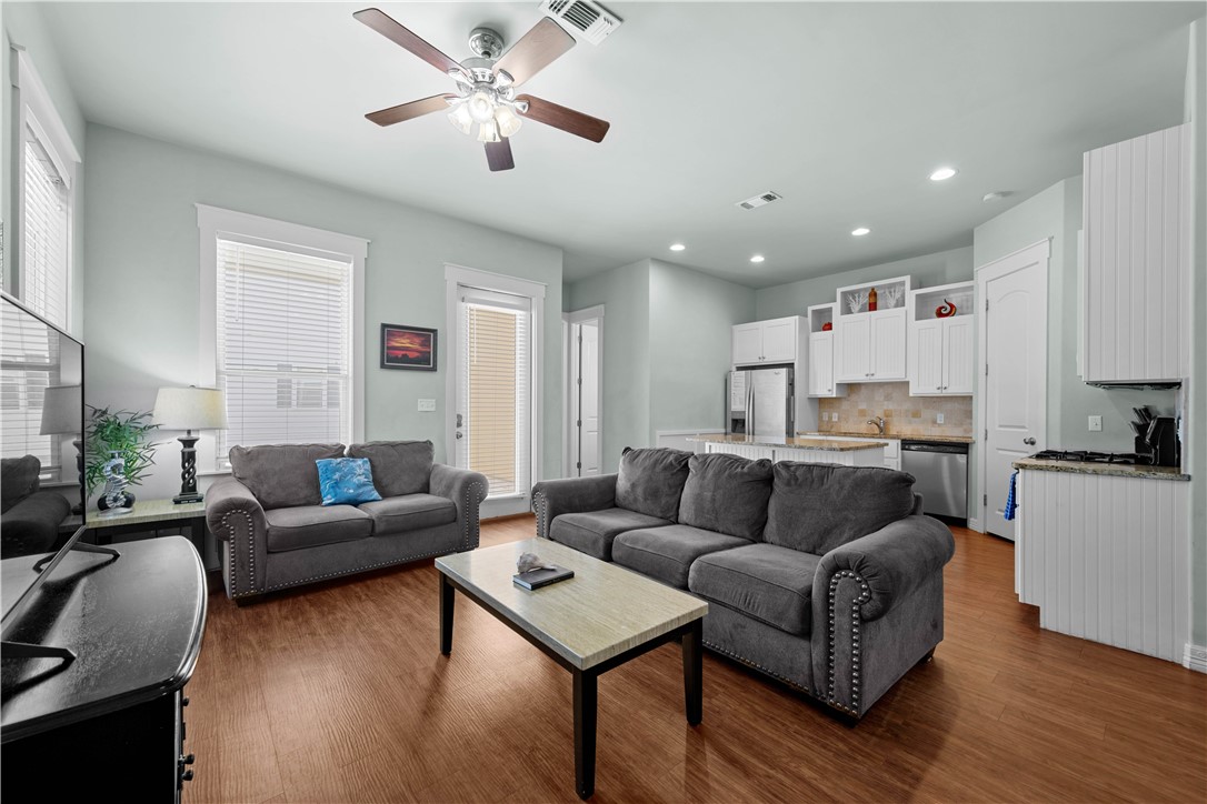 311 Sailhouse Way Rockport TX 78382