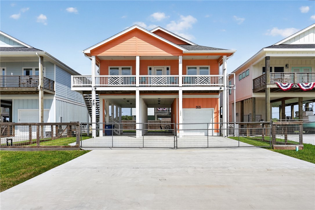 1505 S Live Oak Street Rockport TX 78382