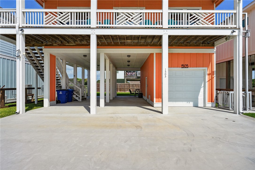 1505 S Live Oak Street Rockport TX 78382