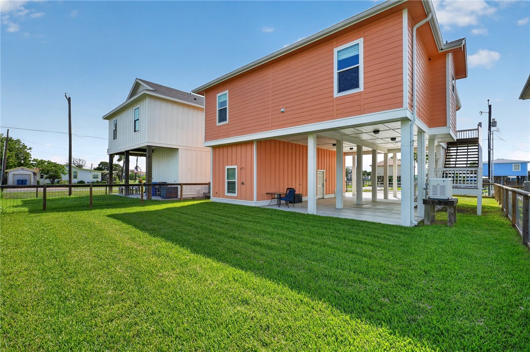 1505 S Live Oak Street Rockport TX 78382