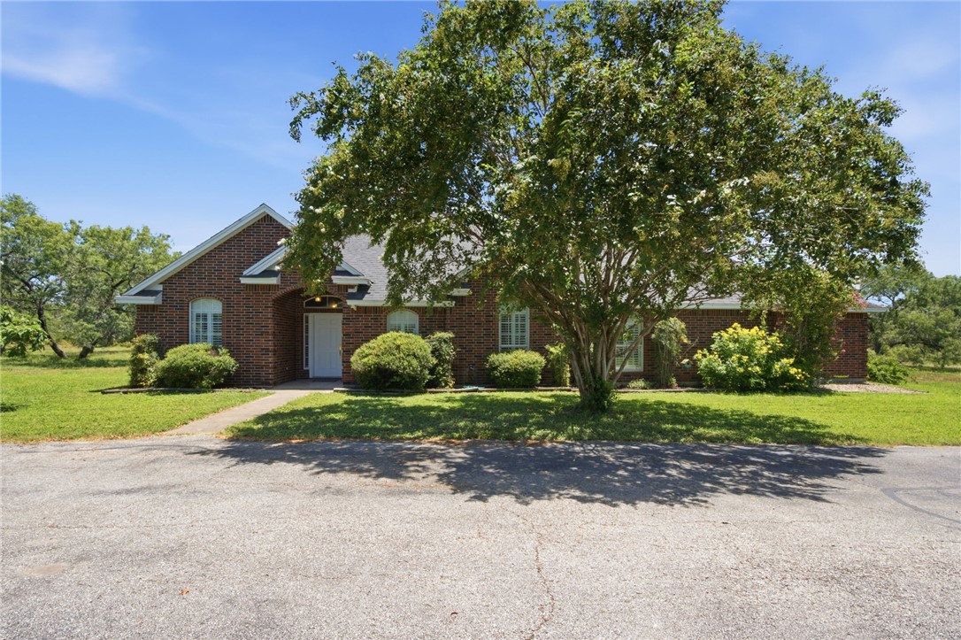 120 County Road 317 Cr V George West TX 78022