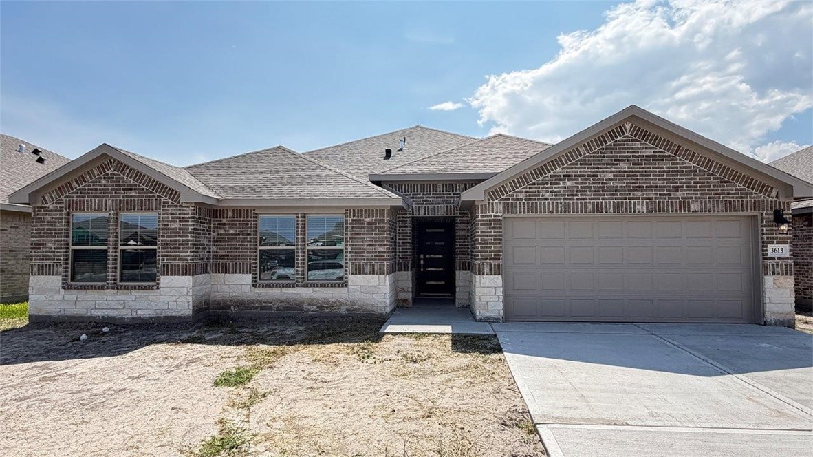 3613 Sahar Lake Drive Robstown TX 78380