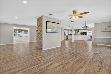140 Front Street Rockport TX 78382