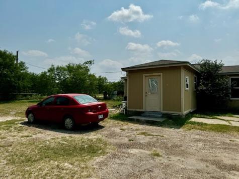 176 W D Avenue Kingsville TX 78363