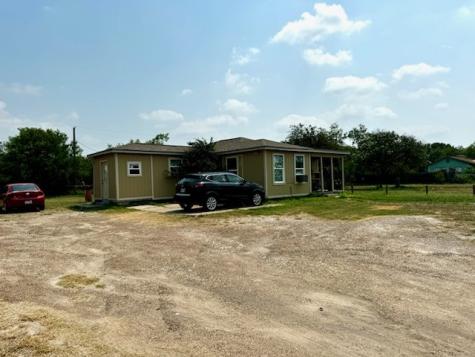 176 W D Avenue Kingsville TX 78363