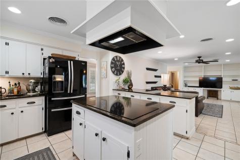 53 Camden Place Corpus Christi TX 78412