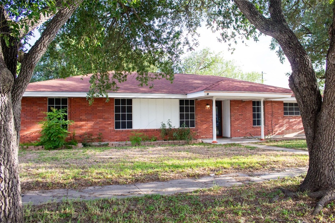 113 W Merriman Street Sinton TX 78387