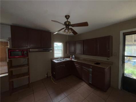 480 W Avenue G Robstown TX 78380