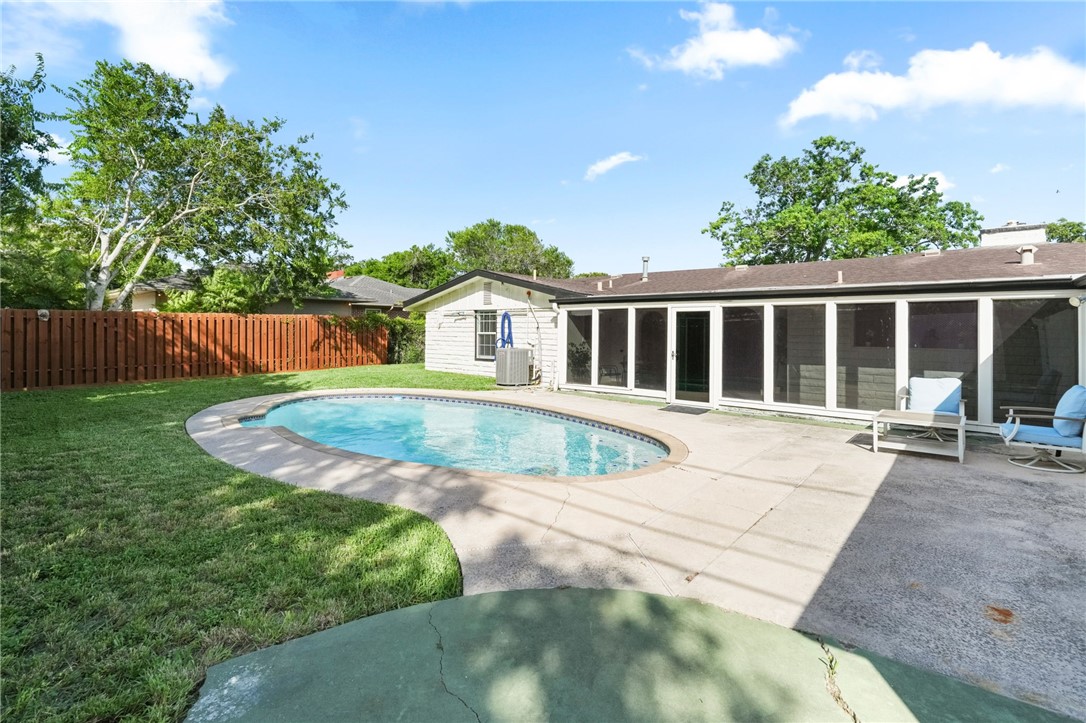 134 Seaview Corpus Christi TX 78411