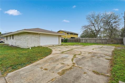 3401 Lynnwood Lane Corpus Christi TX 78415