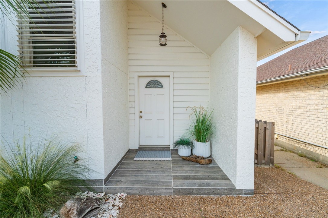 15361 Bowsprit Court Corpus Christi TX 78418